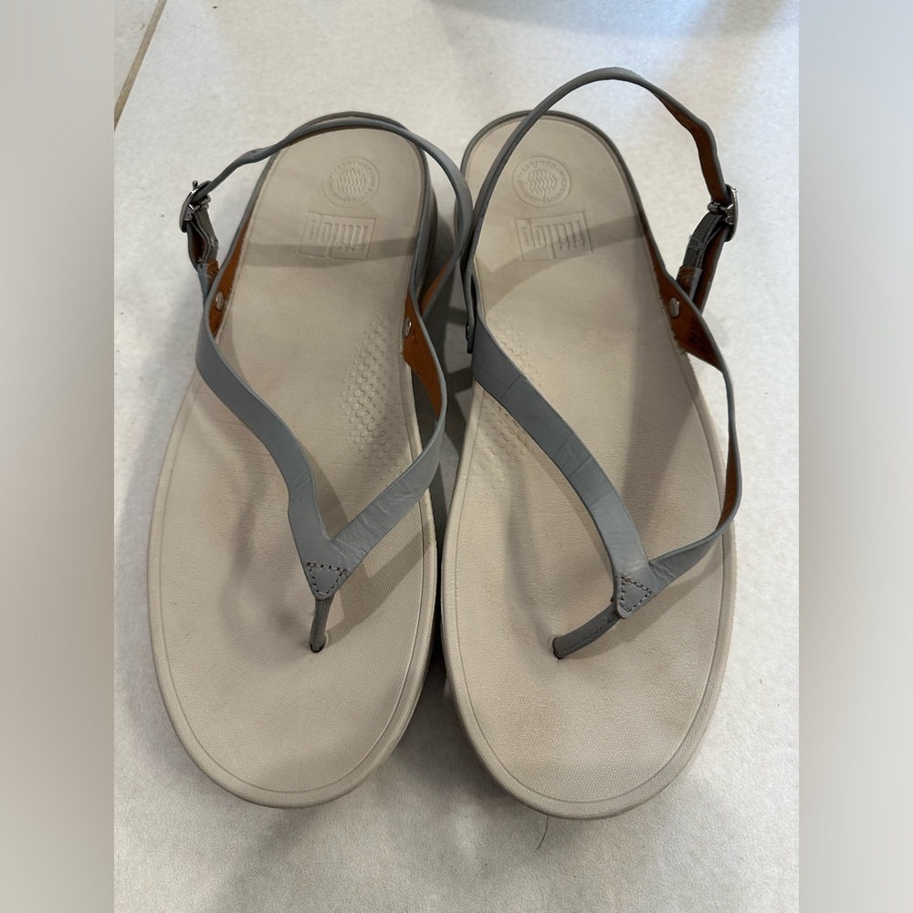 FITFLOP Back Strap Thong Sandal Women’s Size 11 Gray Leather E45-098 Comfortable